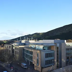Apartment Holyrood Park - Carparking Included!, Edinburgh